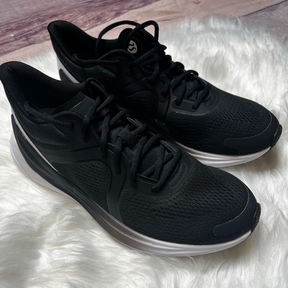 Lululemon Blissfeel Women’s Running Shoes | Black and White | Size 8 - Picture 6 of 6